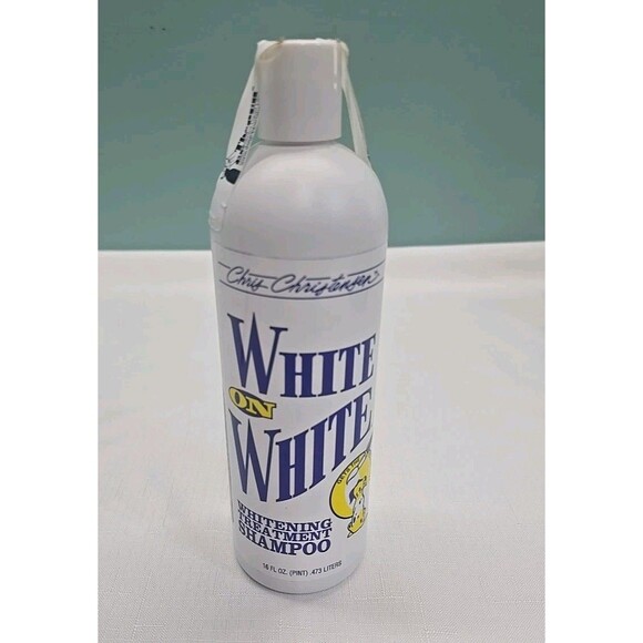 Chris Christensen White on White Whitening Treatment Dog Shampoo (16OZ) - Picture 1 of 6